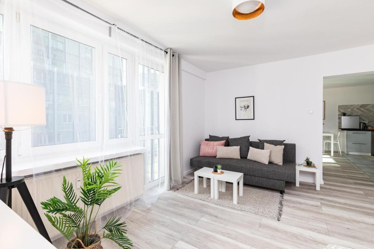 Superapart Jana Pawla II 18 Варшава Екстериор снимка